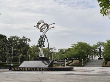 岡山/皇國別墅/成功路20米路上金店面｜高雄市岡山區成功路