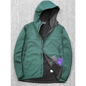 直降80 蔦GM加絨3D裁剪彎刀袖 秋冬男士戶外連帽沖鋒軟殼夾克外套