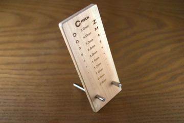 不使用時可以使用的智能手機支架。視力測試