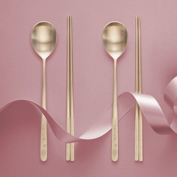 韓國陶瓷LIVING 花蝶系列 有機黃銅夫妻餐具組  1套  2個黃銅勺子  金色