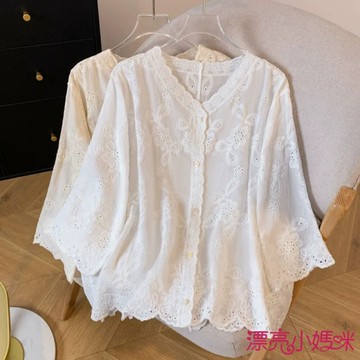 漂亮小媽咪 【C2166】 夏秋 繡花 刺繡 V領 開扣 文藝 七分袖 襯衫 棉麻 純色 防曬衫 上衣 女襯衫