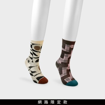 SO NICE 復古不規則圖形中筒襪