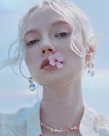 碧空漫櫻水球耳夾勾