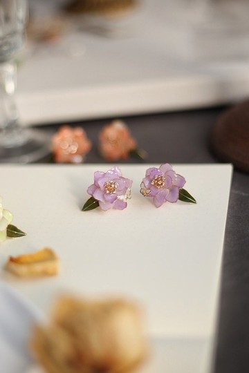 月季與小蝴蝶 • 紫 - 手工樹脂耳環 耳夾 禮物