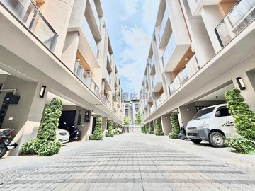 楠梓高京藏玥併排雙車美墅｜與高科大橋科為鄰｜高雄市楠梓區芎蕉一街