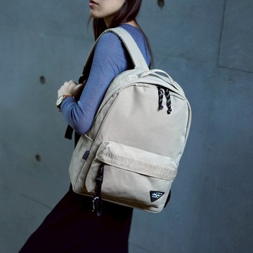 deya 海洋回收經典後背包 共四色︱學院包 全環保材質 多層次收納 16吋筆電包 大學生包 多口袋 輕便後背包