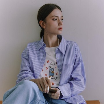 SOMETHING 女裝 側邊綁帶寬鬆條紋長袖襯衫 (水藍色)