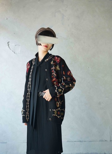 尋寶古著-精緻工藝刺繡新藝術花卉黑色毛料針織開襟外套