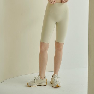 Seamless無縫款細螺紋高腰五分運動褲-奶油白