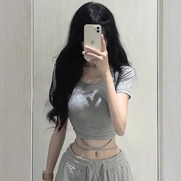 夏季緊身包肩性感短版上衣 辣妹刺繡十字露臍短袖t恤女 輕薄寬鬆短袖 高腰露臍修身小上衣 美式綁帶設計感短袖T