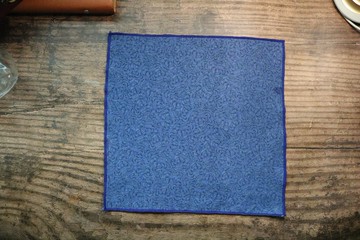 蓝色复古花纹口袋巾潮流绅士必备单品