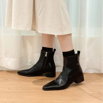 DONGCHICHI  女孩的顯瘦短靴 挺皮修飾 尖頭踝靴 裸靴 短靴 低筒靴 低跟靴 C099