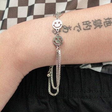 【穿穿trytry】簡約設計微笑臉臉手環 配件 飾品 百搭 韓系 禮物 情人節 日系 暗黑 小眾 甜酷 中性 潮流 街頭