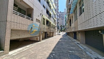 鳥松.美麗皇家.三面採光邊間雙車墅｜高雄市鳥松區松埔北巷