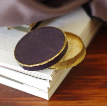 古董比利時藍金雙色圓形老紙盒 W651