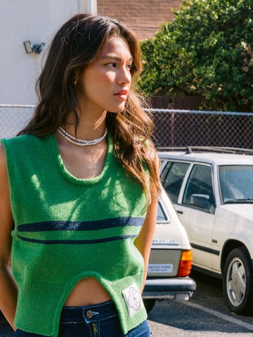 [LINE] Cut Out Line Knit Vest