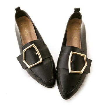 五角方釦鏡面跟尖頭樂福鞋 黑 SP7-37BK