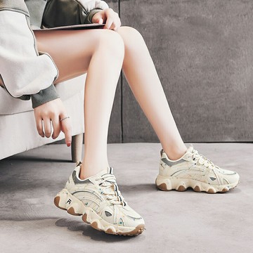 秋季13歲初中學生12女孩日系小眾鞋子設計感16高中生休閑運動百搭