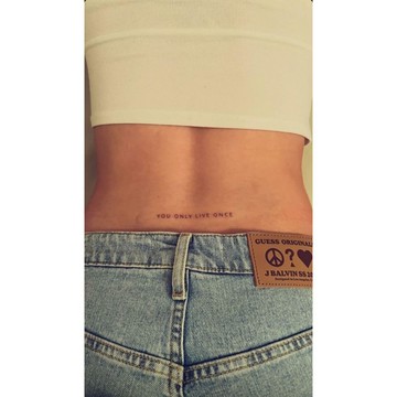 「無悔活一次」you only live once 紋身貼紙 微刺青 輕紋身 紋身貼 英文 打卡 超美 性感 文字 草寫