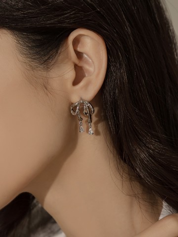 925銀蝴蝶結造型水滴鋯石耳環