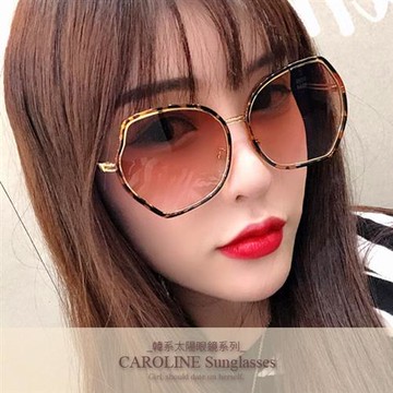 《Caroline》年度最新網紅款潮流百搭抗UV時尚太陽眼鏡 71928