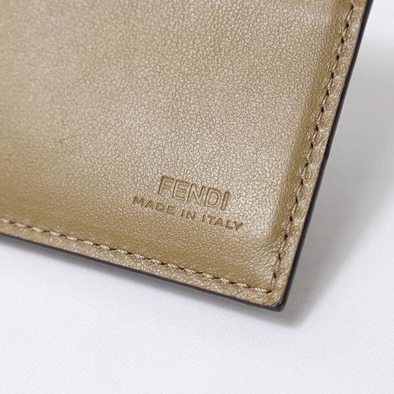 折りたたみ財布 FENDI CAMEL LEATHER WALLET 7M0303AJF8F1EGA_03?wid=2000&