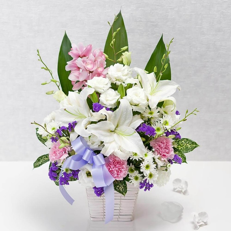 お供え お悔やみ 花 アレンジメント Eternity 光り お悔み お葬式 葬儀 弔事 法事 ご霊前 四十九日 訃報 お通夜 忌中 喪中 通販 Lineポイント最大10 0 Get Lineショッピング