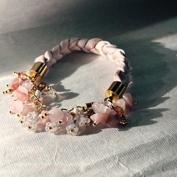 粉紅花序Inflorescence、原創手鏈・人造絲綢・水晶・捷克琉璃