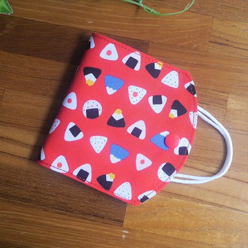 口罩暫存套/口罩收納套=日本布料=美味飯糰=櫻桃紅