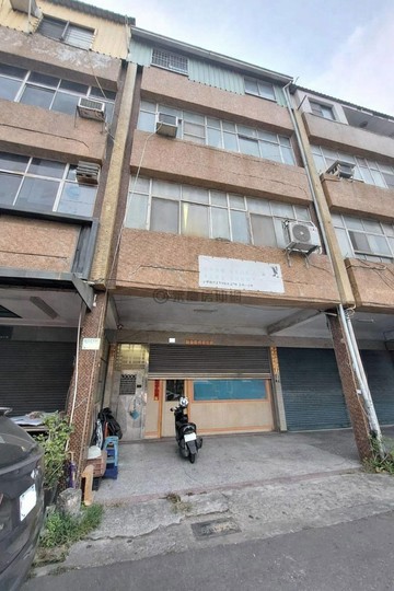 鼎山家樂福旁/近輕軌/面寬透店｜高雄市三民區莊敬路