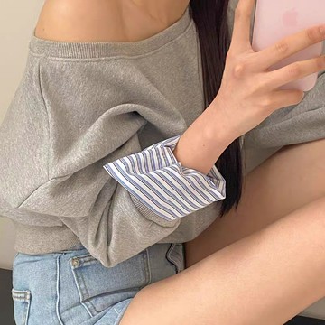 ˏˋ 𝐻𝑒𝑦 𝑆𝑝𝑟𝑖𝑛𝑔 - ̗̀ 🌷⛅️ ̖́‎韓國~INS 歐尼超愛!早秋時髦斜肩設計感條紋袖口拼接假兩件大學T女