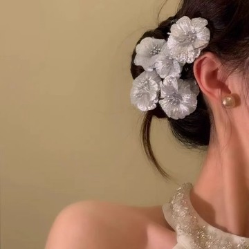 現貨 隔日配 YC 高級感金銀色金屬光澤仿真花朵髮夾 氣質新娘盤髮頭花 側邊瀏海碎髮夾 網紅女髮飾 庫柏醬萌選