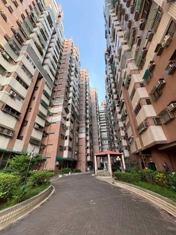 楠梓《亞太新紀元》高樓層美四房+車位81100｜高雄市楠梓區楠梓新路