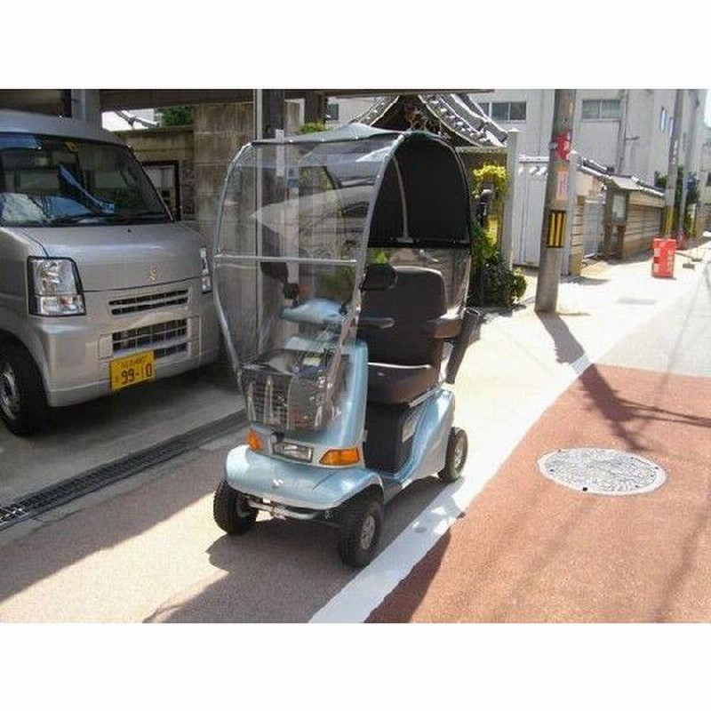 シニアカーに乗って外出したおばあちゃん 次の瞬間、周囲は