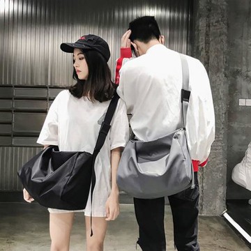 E.City_大容量防潑水時尚挎包健身包