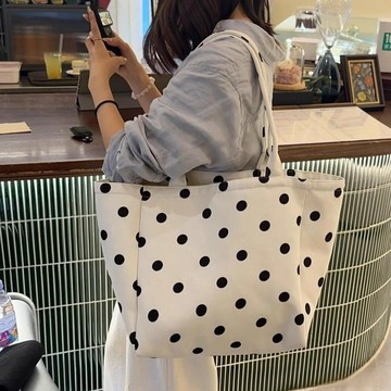 大容量波點帆布包 2026新款夏季慵懶風手提袋 上班通勤托特包 女生單肩包 時尚波點側揹包 ins風高級感包包 女生包包