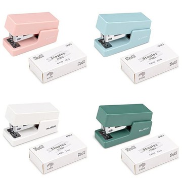 得力 Deli NU SIGN 釘書機組 3號（附一盒針）可訂12張80g紙 顏色隨機出貨 /組 NS083【APP滿額下單10%點數(單一帳號最高5000點)】1/31止