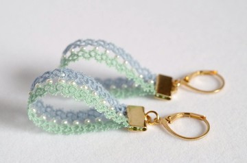 垂飾和淡水珍珠耳環