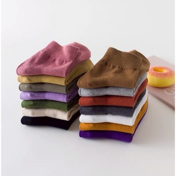 【自己人】馬卡龍純色 棉襪 多巴胺短襪 搭配 學院風  棉質  女襪  日系襪子(ZM069)