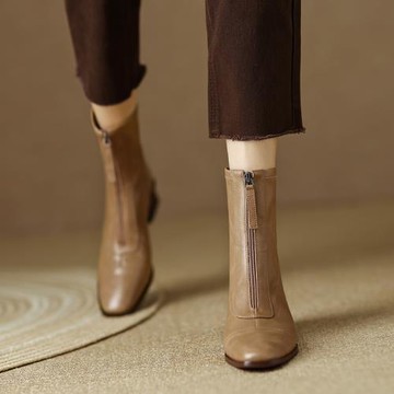 Tisdaini 英倫帥氣~棕色瘦瘦靴女秋冬杏色真皮圓頭粗跟短靴3.5cm