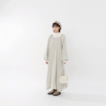 QUEENSHOP_F 女裝 抽皺綁帶澎袖長洋裝 兩色售 現+預 【01087135】