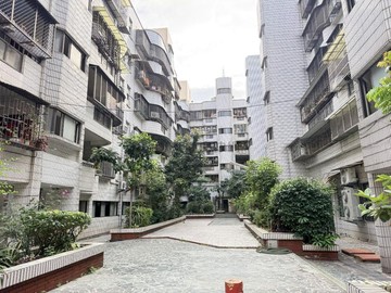 楠梓德賢商圈三房大坪數公寓｜高雄市楠梓區惠民路