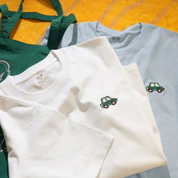 Upch 一起開啟奇妙的旅程。簡約刺繡男女情侶上衣純棉寬松短袖t恤