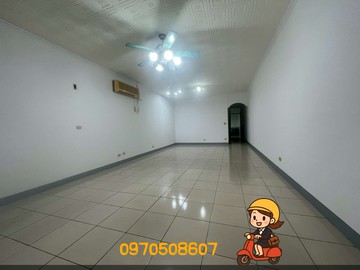 大地坪臨路別墅 × 面公園稀有釋出｜雙車位首選｜台中市大里區新忠路