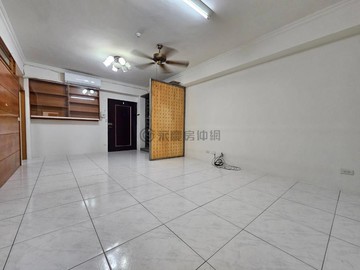 第一市場・豐原高商｜三房＋坡道平面車位｜華廈｜台中市豐原區東勢街