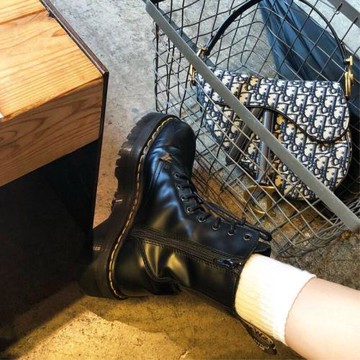 宋妍霏同款馬丁靴女韓版百搭高幫網紅短靴厚底松糕英倫風機車皮靴