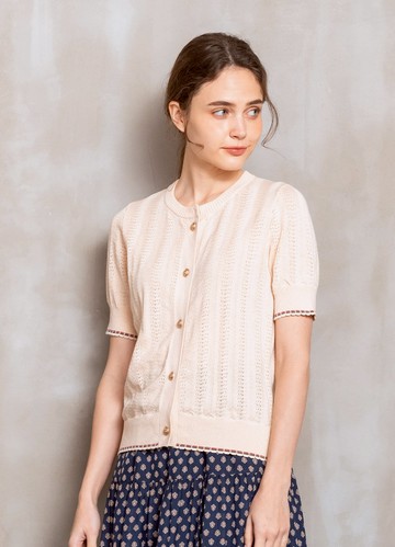 柔美雋永鏤空織紋針織衫