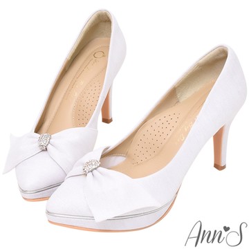 Ann’S典雅公主-鑽扣蝴蝶結防水台高跟婚鞋9cm-銀白(版型偏小)