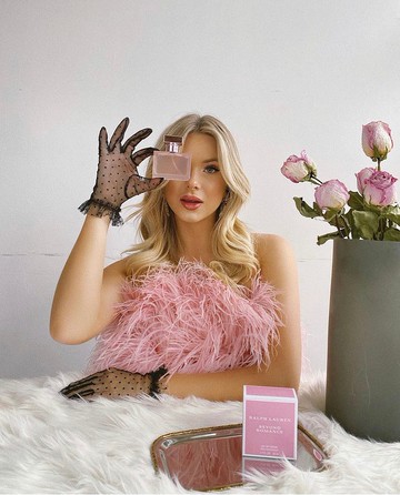 粉紅裸色羽毛設計款抹胸，適合生日派對場合穿著