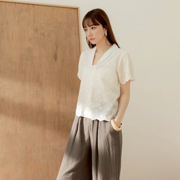 OB嚴選中大尺碼-親膚純棉立體繡花造型絲帶短袖上衣《AB20179》